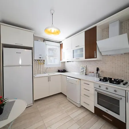 Comfortable Apartment Close To The Beach In Konyaalti