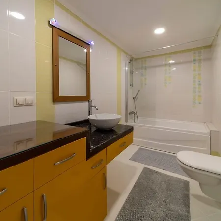 Comfortable Apartment Close To The Beach In Konyaalti *